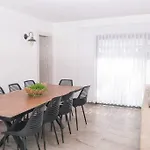 וילה עם בריכה 200 מטר מהים